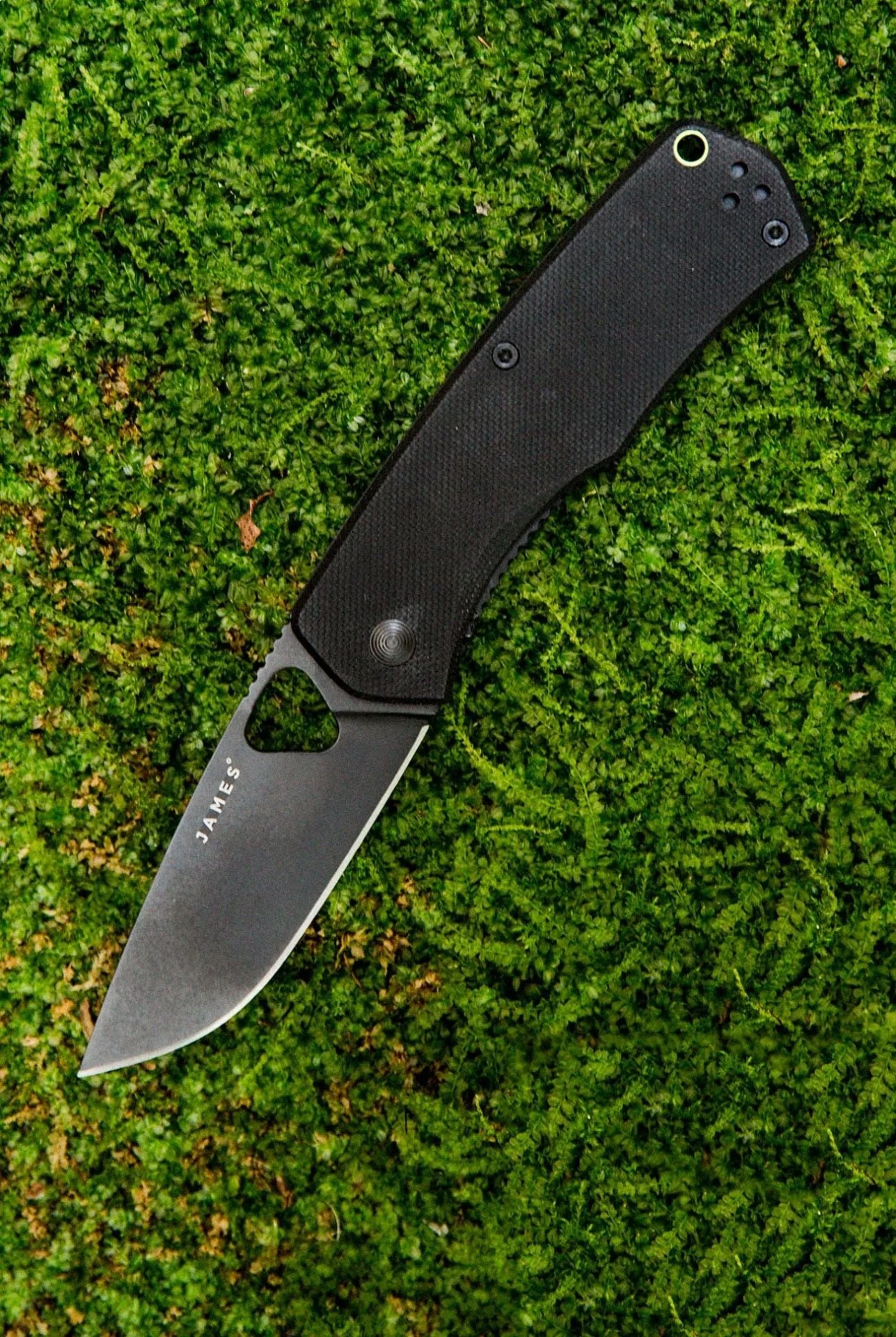 outdoor-edc-gear-patrol-knife-01
