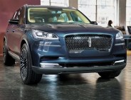2019-Lincoln-Aviator-Preview-gear-patrol-lead-feature