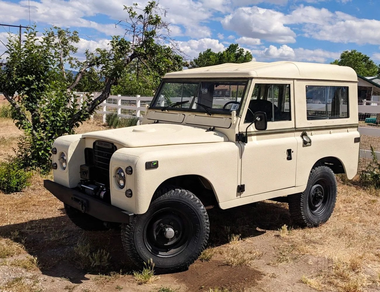 3-Tan-Overlanders-gear-patrol-1973-Land-Rover-88-Series-III