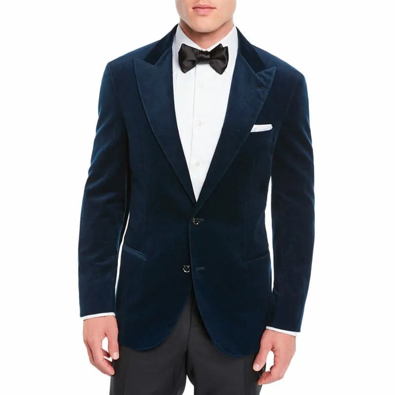 3-of-the-Most-Stylish-People-We-Know-on-Falls-Key-Trends-Gear-Patrol-Velvet-Jacket