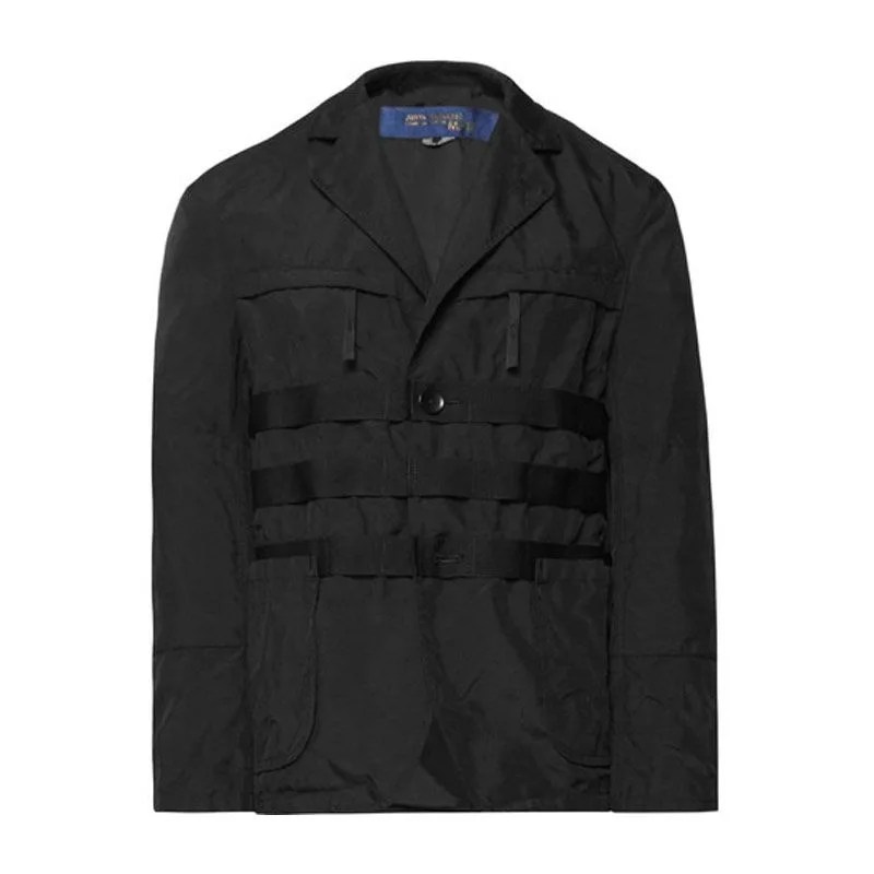 3-of-the-Most-Stylish-People-We-Know-on-Falls-Key-Trends-Gear-Patrol-junya-Canvas-Blazer