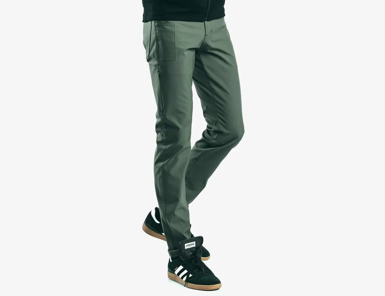 4-Best-Hiking-Pants-Gear-Patrol-Mission-Workshop-Signal-Pant