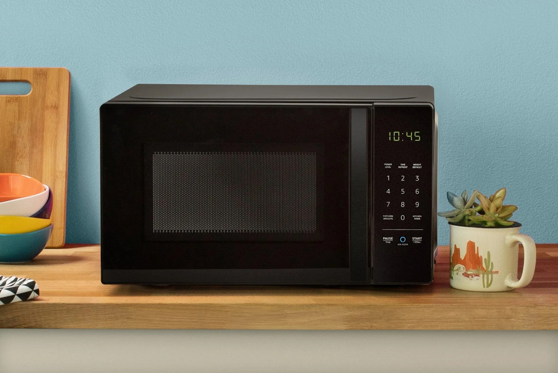 Amazon-Basics-Microwave-gear-patrol-lead-full-v2