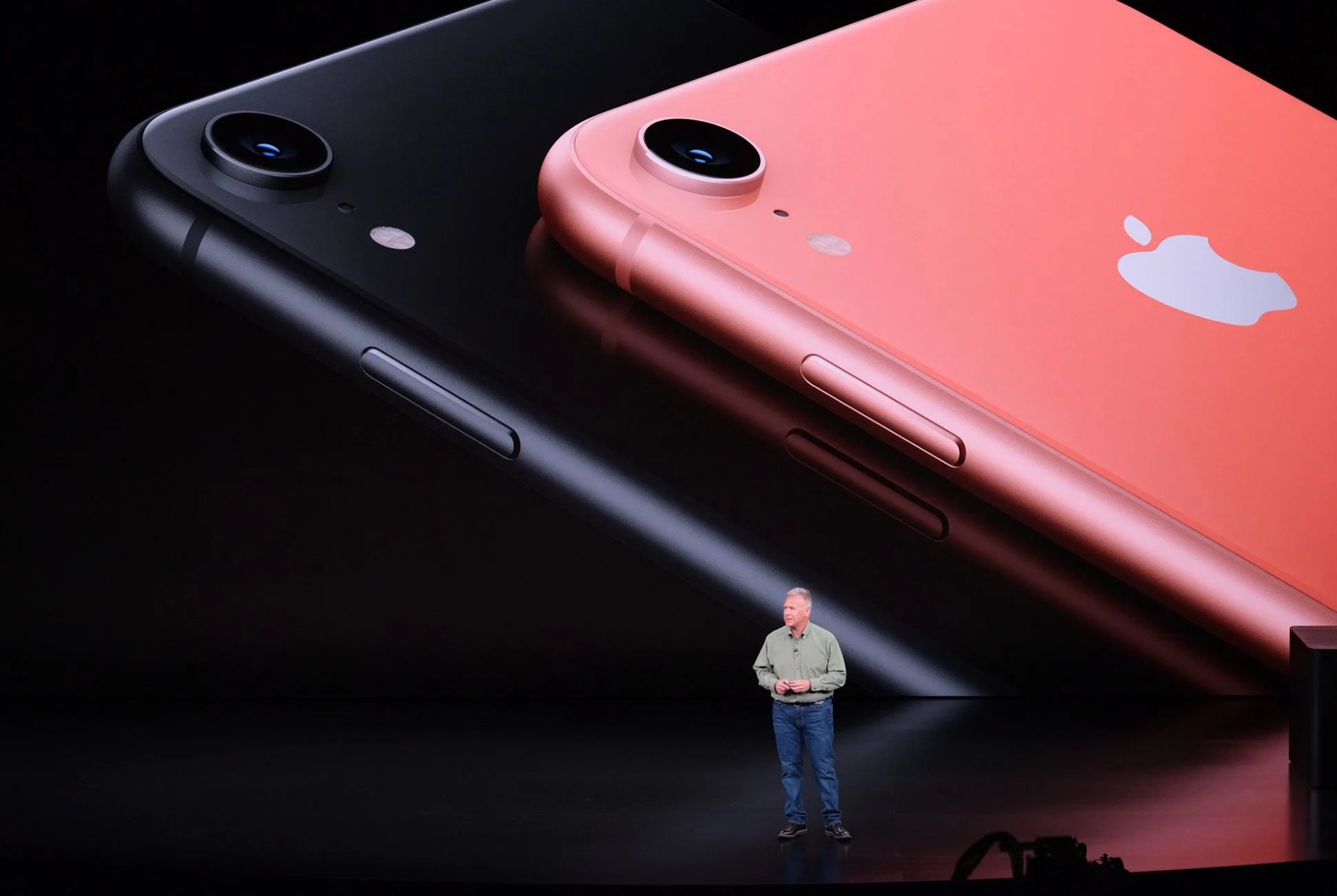 Apple-Event-LIVE-iPhone-XR-Gear-Patrol-Lead-Full