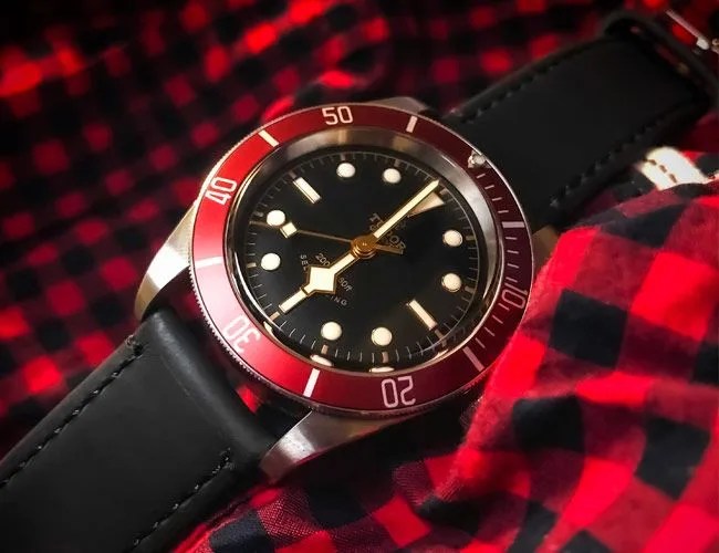 Barton-Leather-Bands-Black-gear-patrol-lead-feature