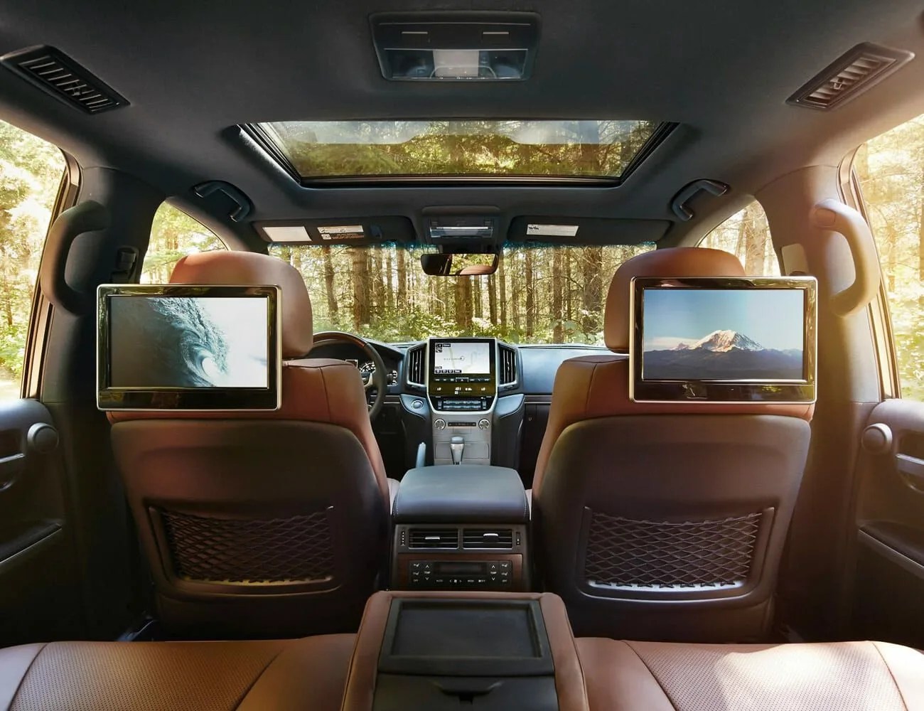 Family-Friendly-Car-Features-Gear-Patrol-Rear-Seat-Entertainment