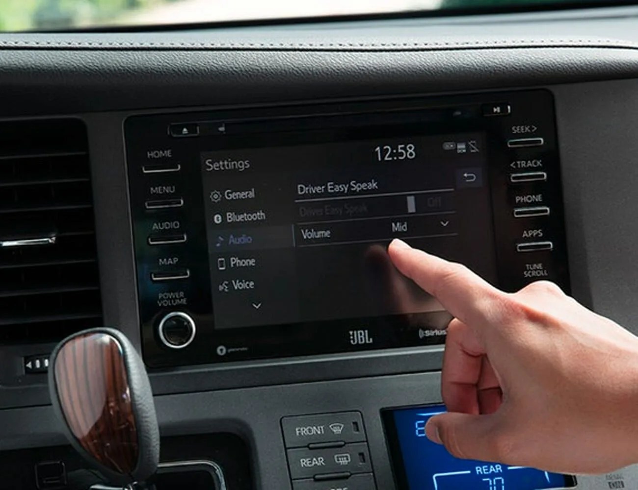 Family-Friendly-Car-Features-Gear-Patrol-Voice-enhancement