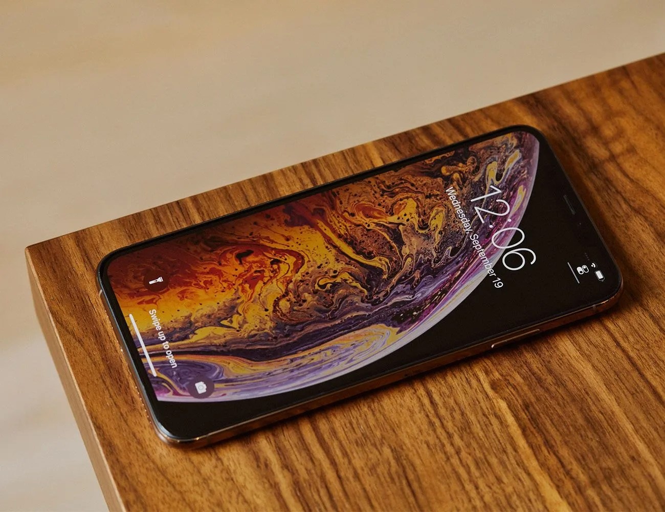 Iphone-X-XS-Review-Gear-Patrol-Inline-3