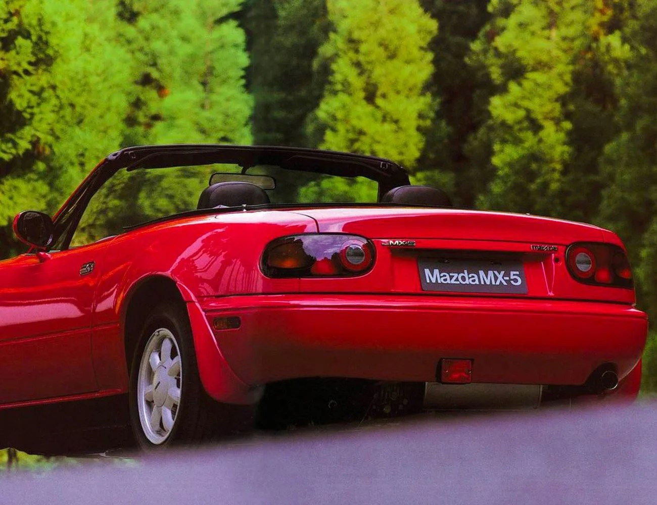 NA-Miata-Buying-Guide-gear-patrol-ambiance-2
