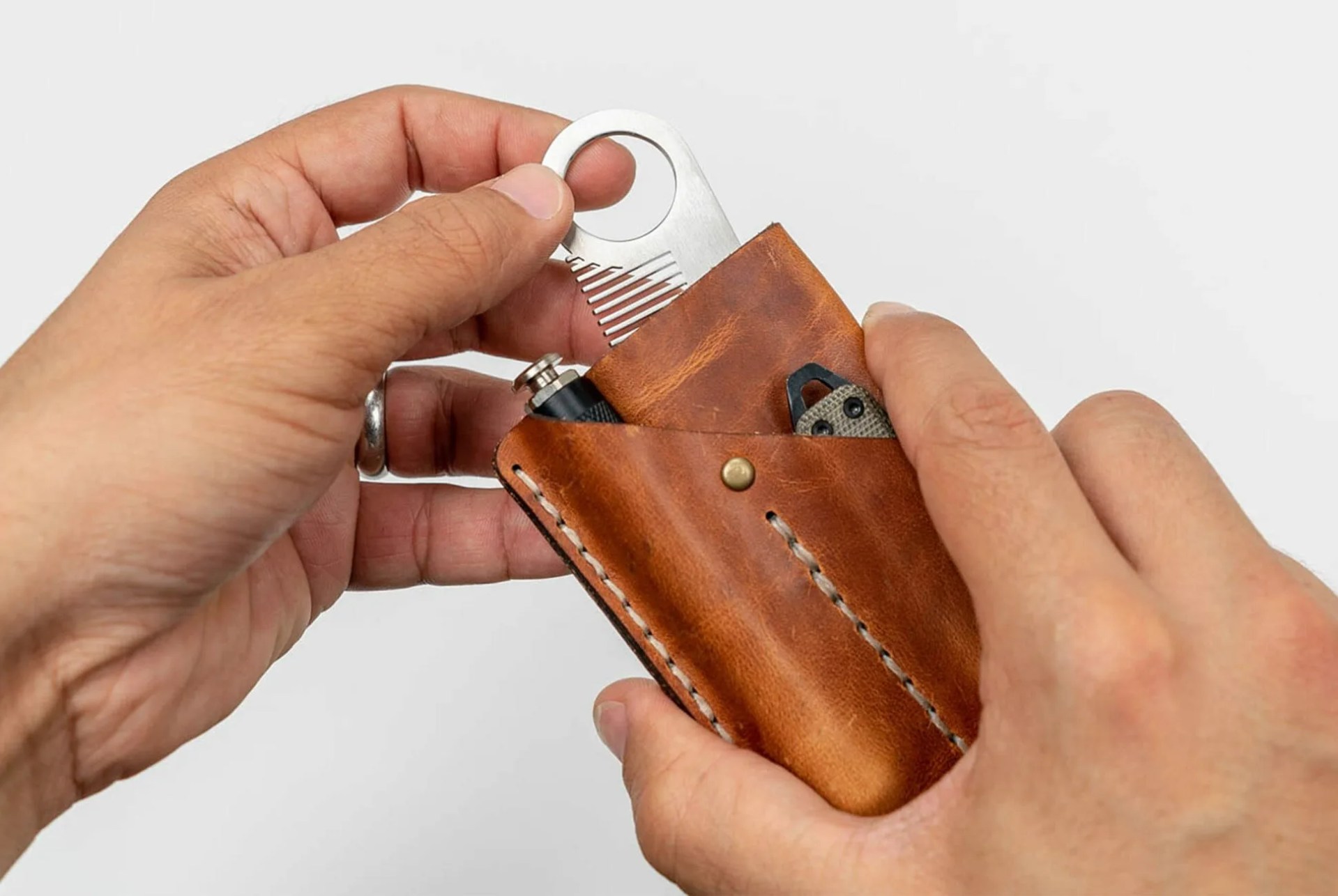 TIG-gear-patrol-urban-edc-full-lead