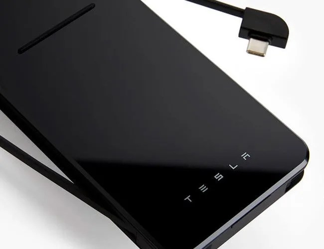 Tesla-Portable-Powerbank-gear-patrol-lead-feature