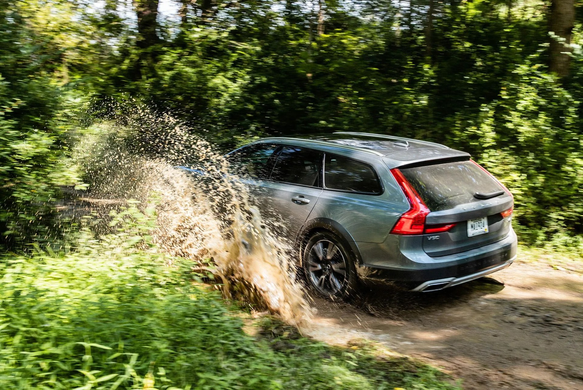 Volvo-V90-Cross-Country-Editors-Choice-gear-patrol-slide-13