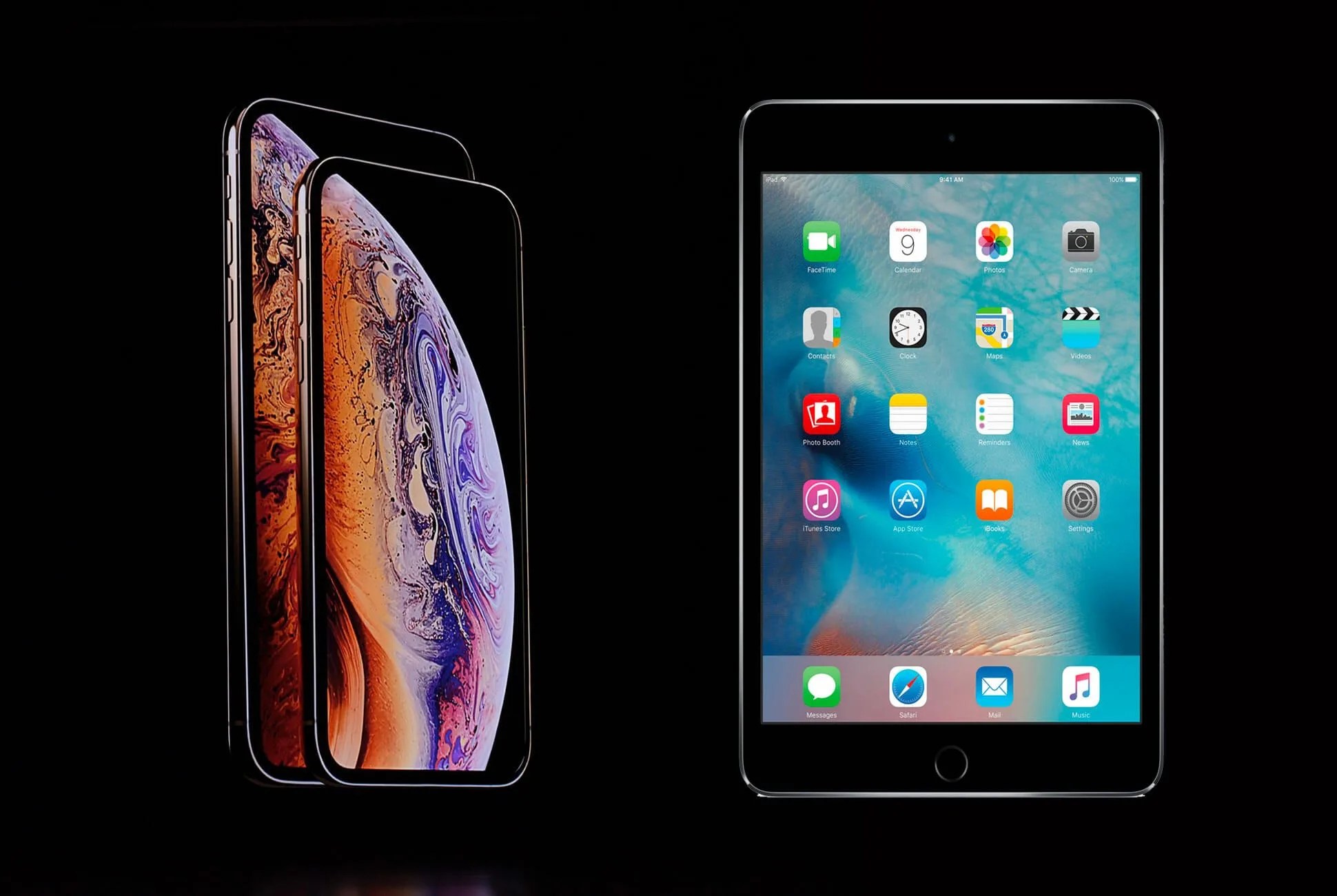 iPhone-XS-v-iPad-Mini-4-Op-Ed–Gear-Patrol-Lead-Full