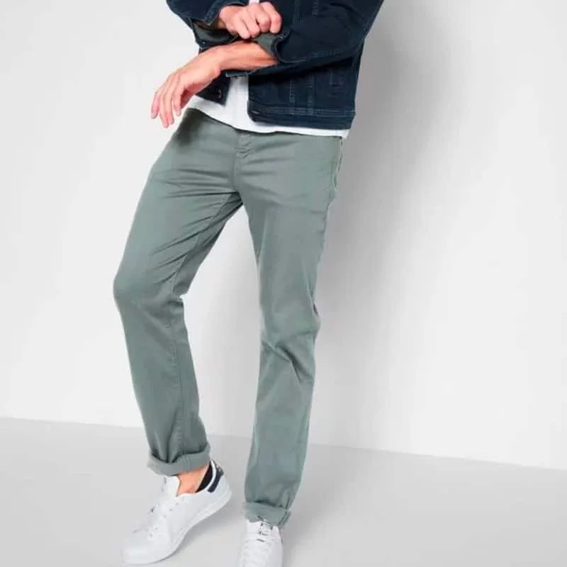 7-For-All-Mankind-Sale-Gear-Patrol-St=haded-Stone