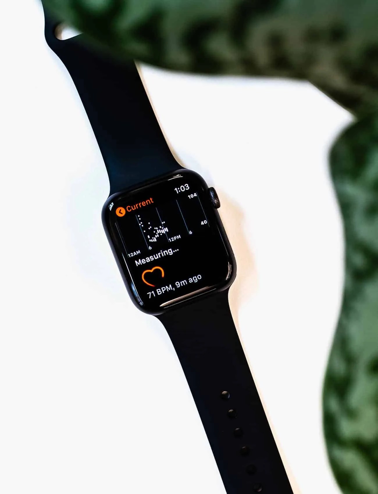 Apple-Watch-Series-4-Review-gear-patrol-ambiance-1