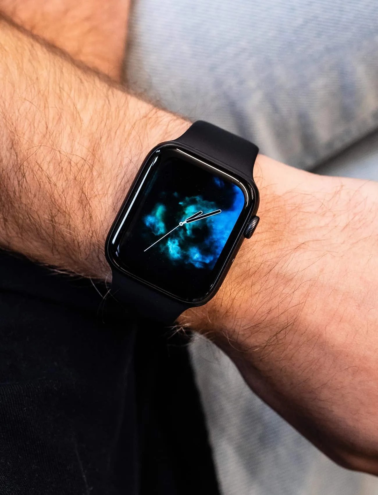 Apple-Watch-Series-4-Review-gear-patrol-ambiance-2