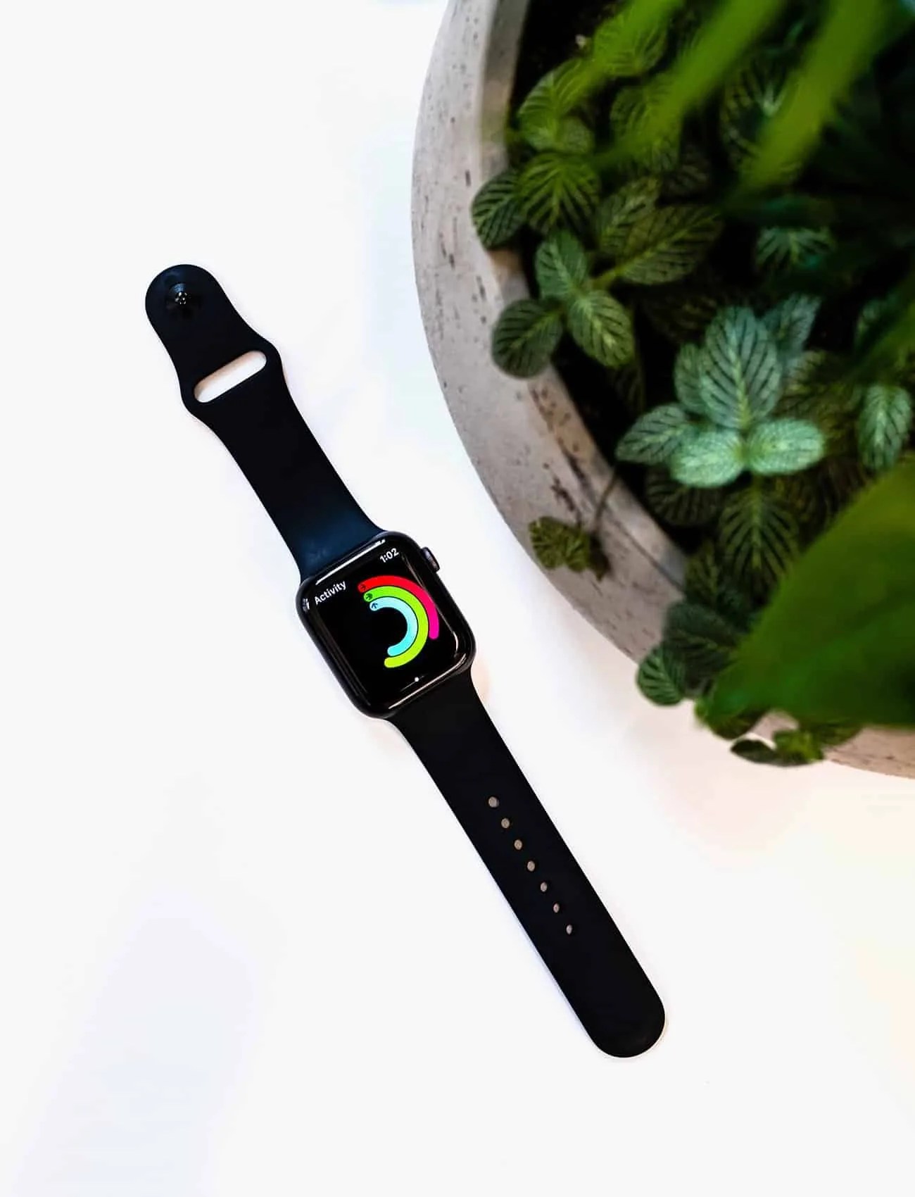 Apple-Watch-Series-4-Review-gear-patrol-ambiance-3