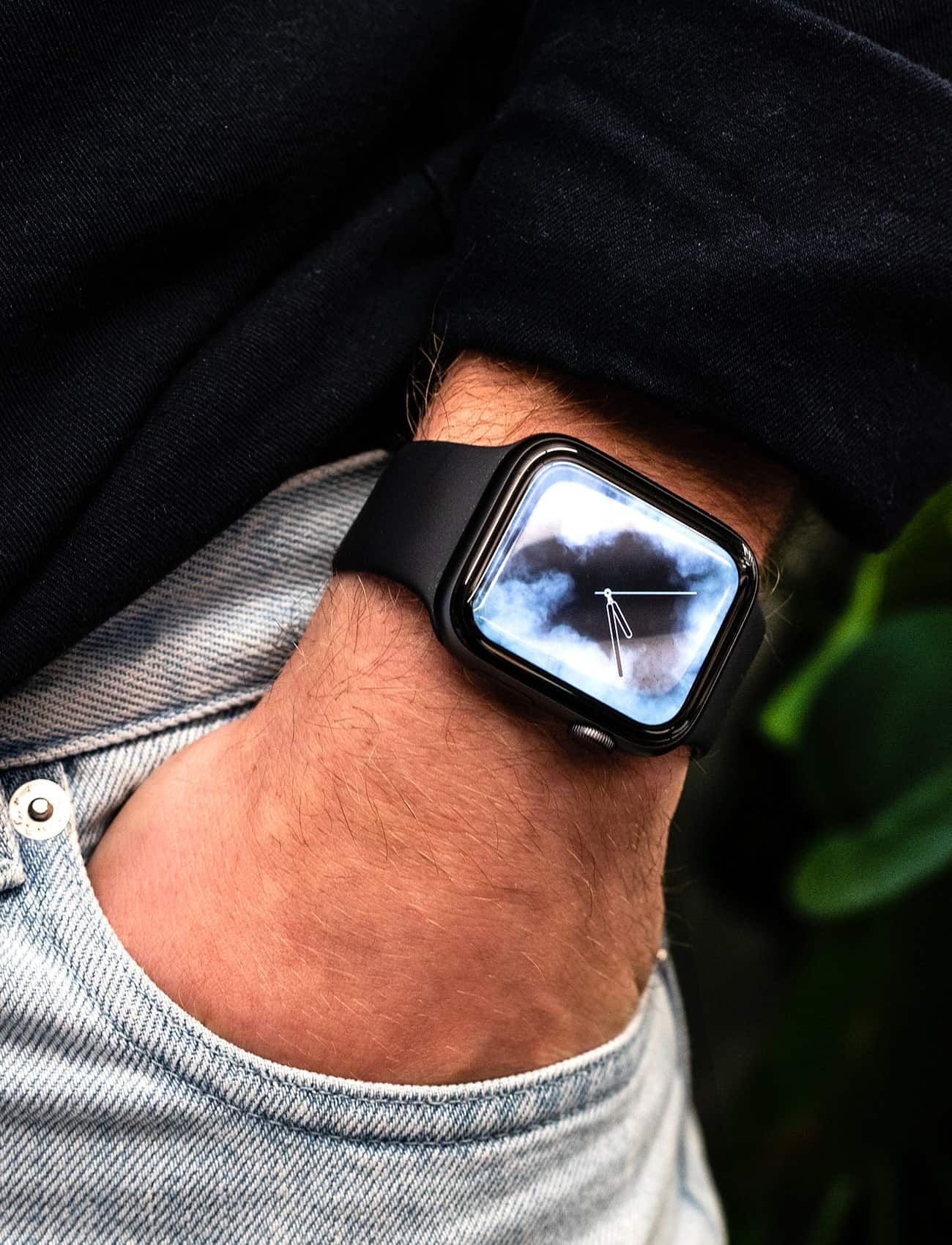 Apple-Watch-Series-4-Review-gear-patrol-ambiance-4