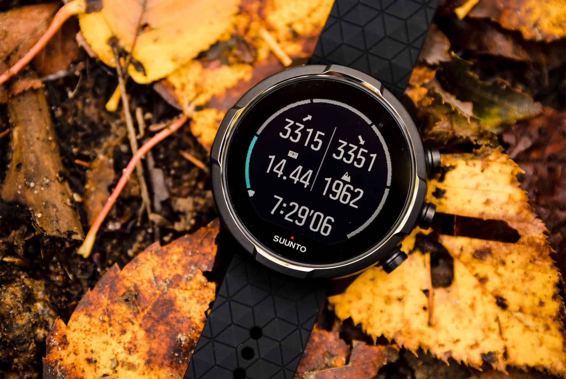 Best-GPS-Watches-for-Hiking-gear-patrol-suunto-9