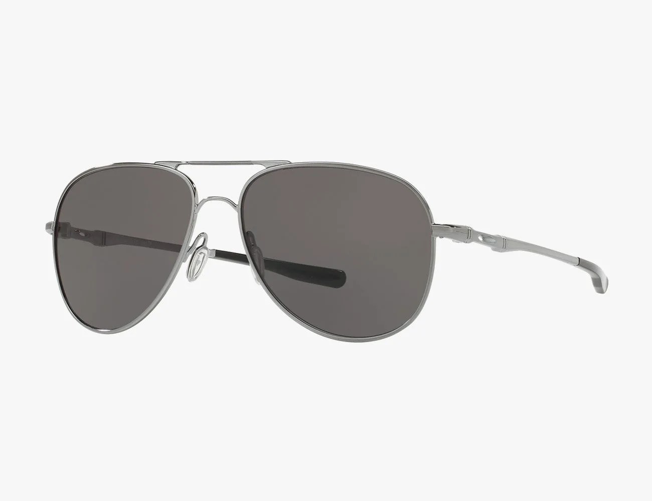 Best-Running-Sunglasses-gear-patrol-Aviators-Oakley-Elmont