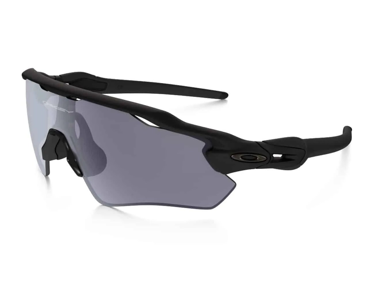 Everything-You-Need-to-Win-a-Crit-Gear-Patrol-Oakley-Radar-v2