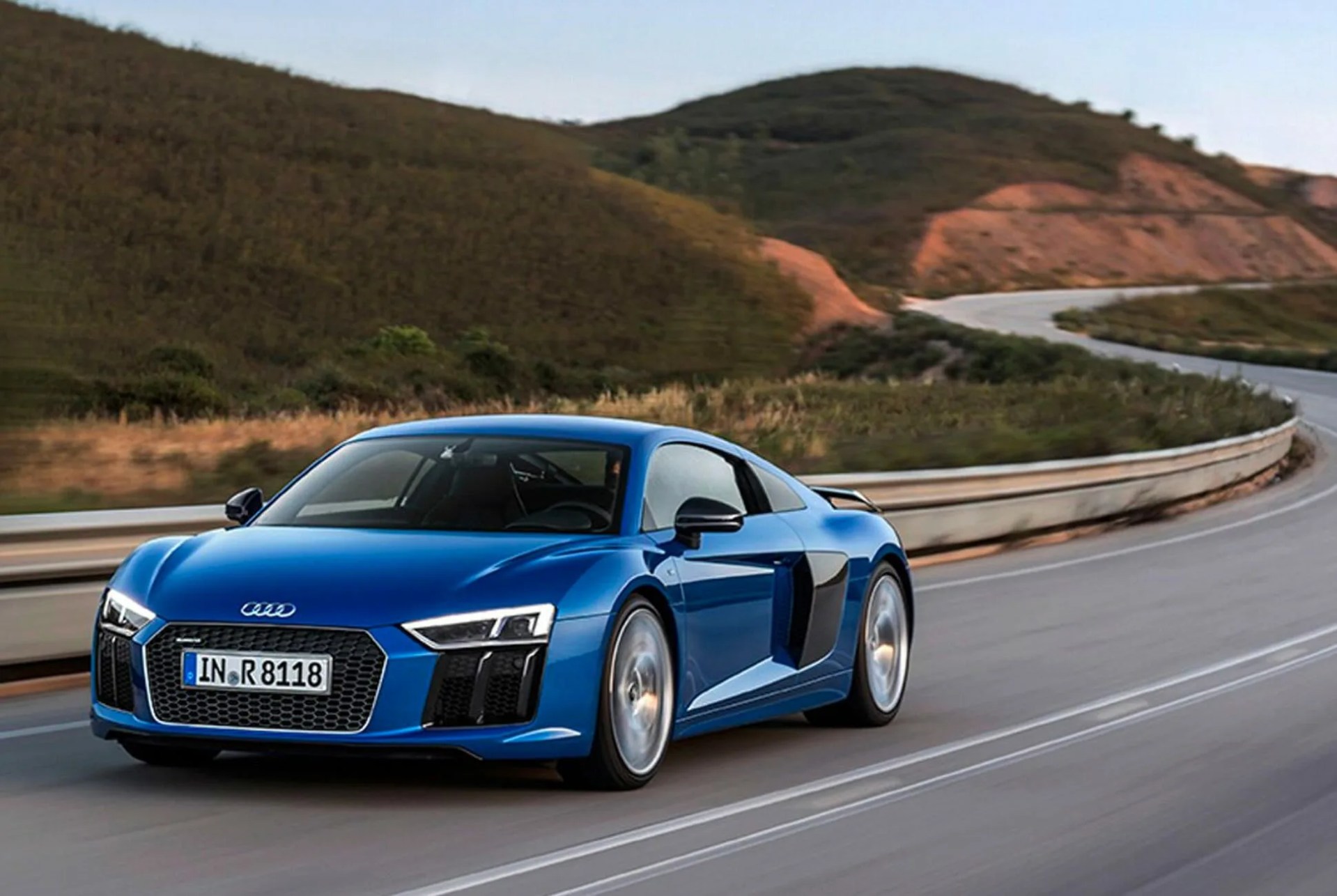 Five-Entry-Supercars-Gear-Patrol-R8