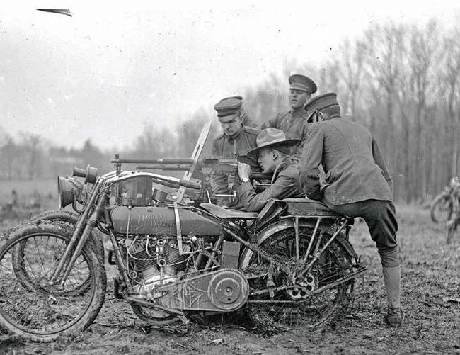 Harley-Davidson-Model-17FJ-Gear-Patrol