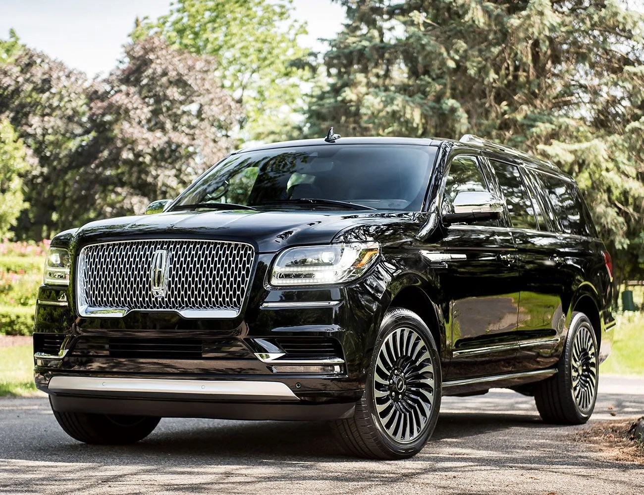 JD-Power-Ownership-Rankings-gear-patrol-Lincoln-Navigator