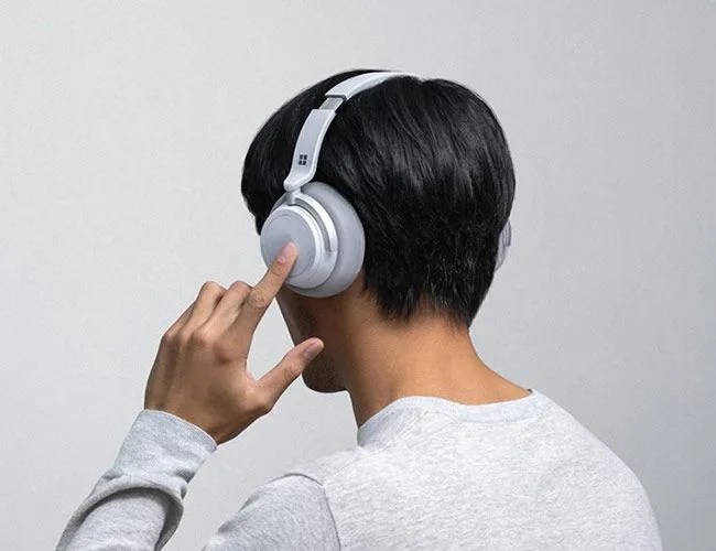 Microsoft-Surface-Headphones-Gear-Patrol-Feature