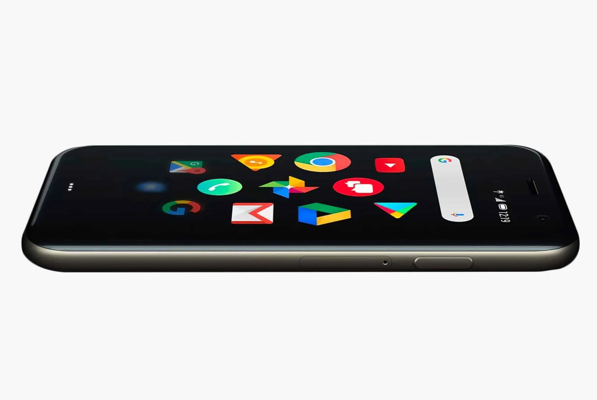 Palm-Phone-Gear-Patrol-Lead-Full