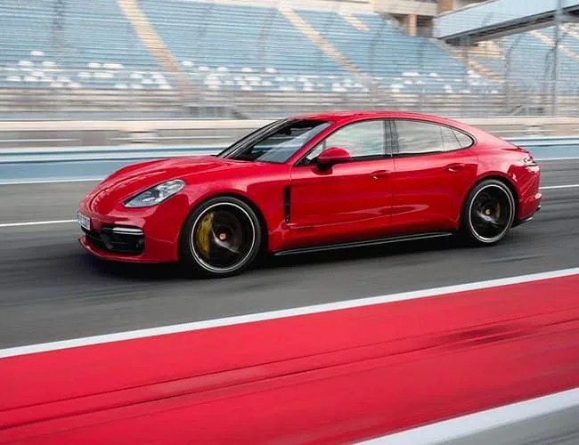 Panamera-GTS-Wagon-Feature