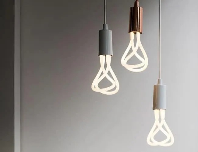 Plumen-001-LED-Lightbulb-gear-patrol-lead-feature