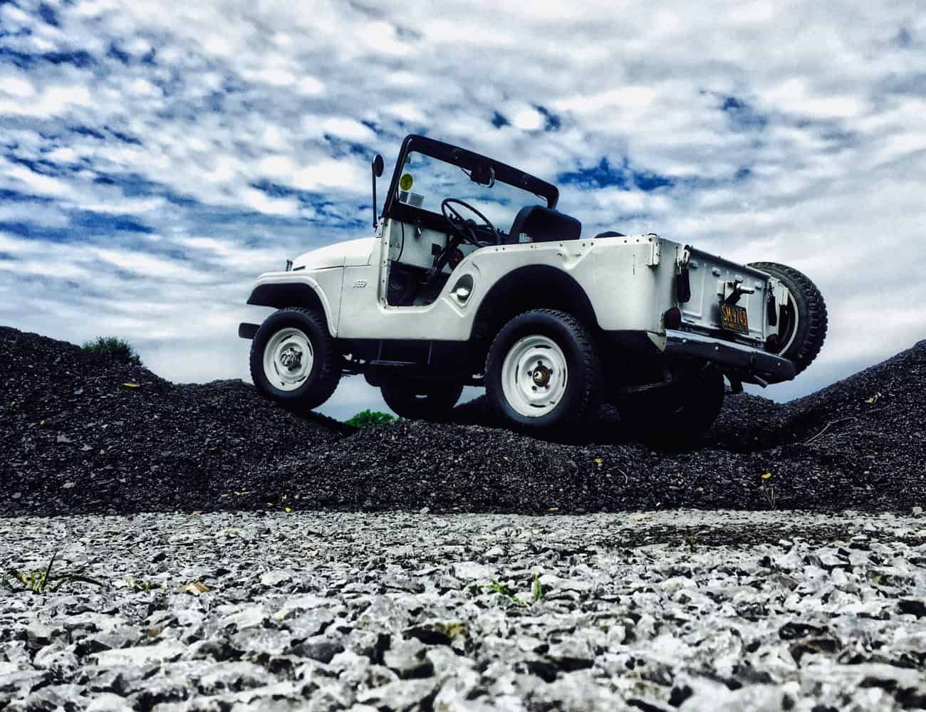 Readers-Trucks-Gear-Patrol-1965-Jeep