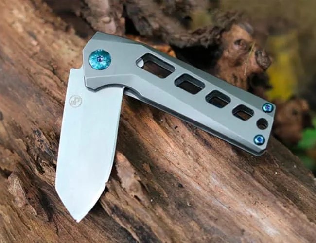 Statgear-Slinger-Gear-Patrol-Feature