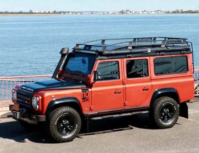 1992-Land-Rover-Defender-110-gear-patrol-lead-feature