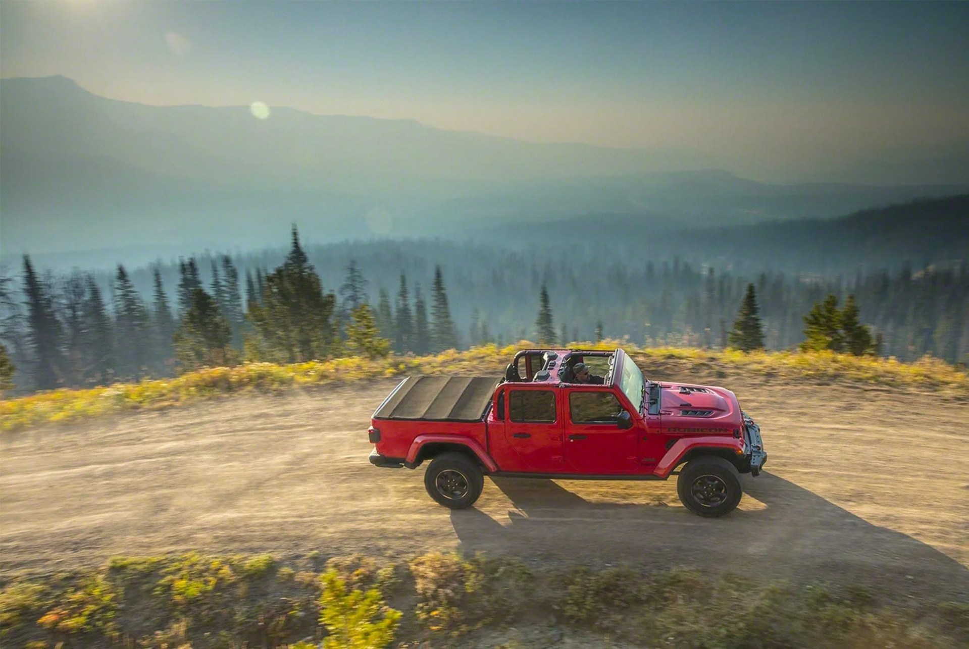 2019-Jeep-Gladiator-gear-patrol-slide-4