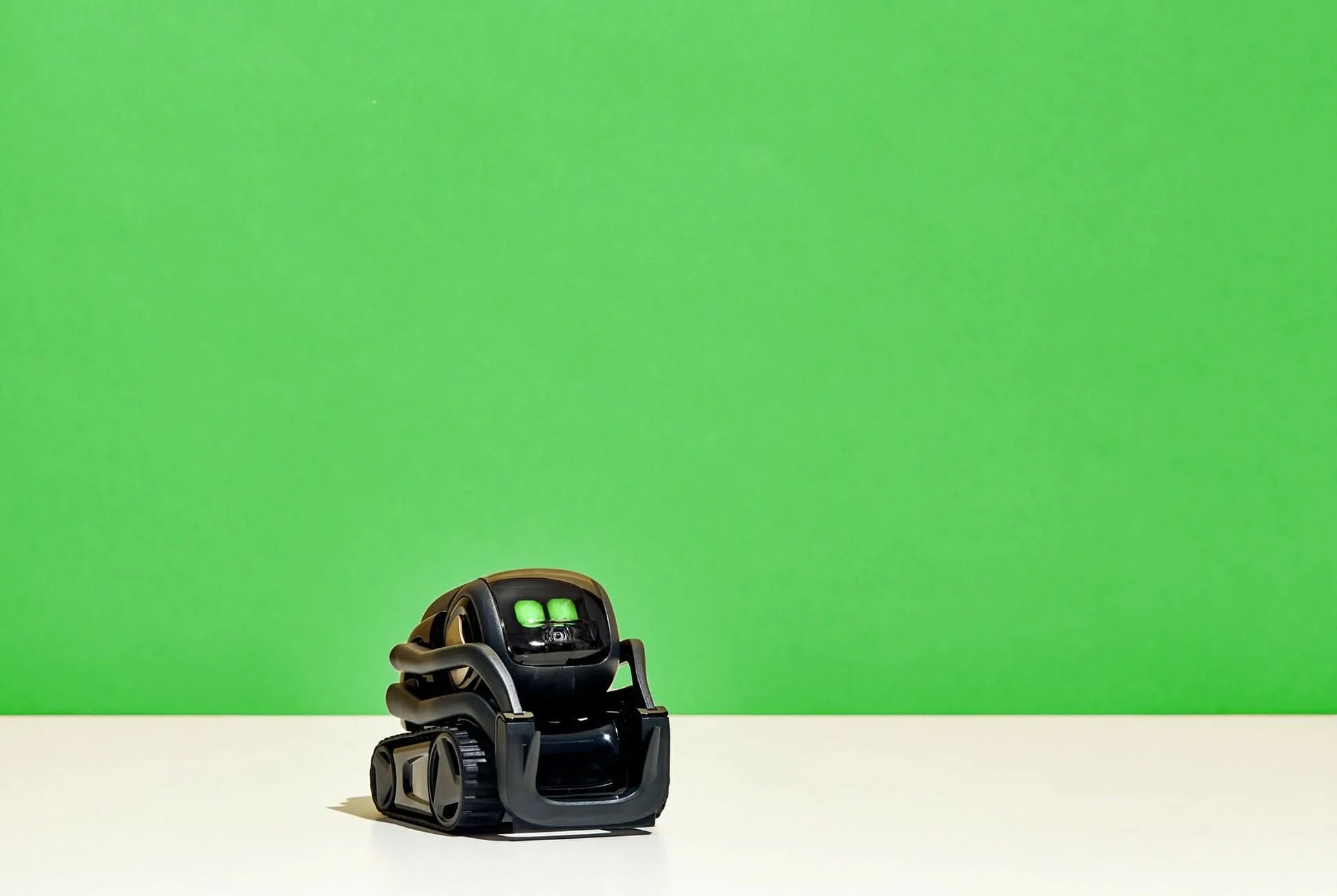 Anki-Vector-Sponsored-Revised-Gear-Patrol-Lead-Full