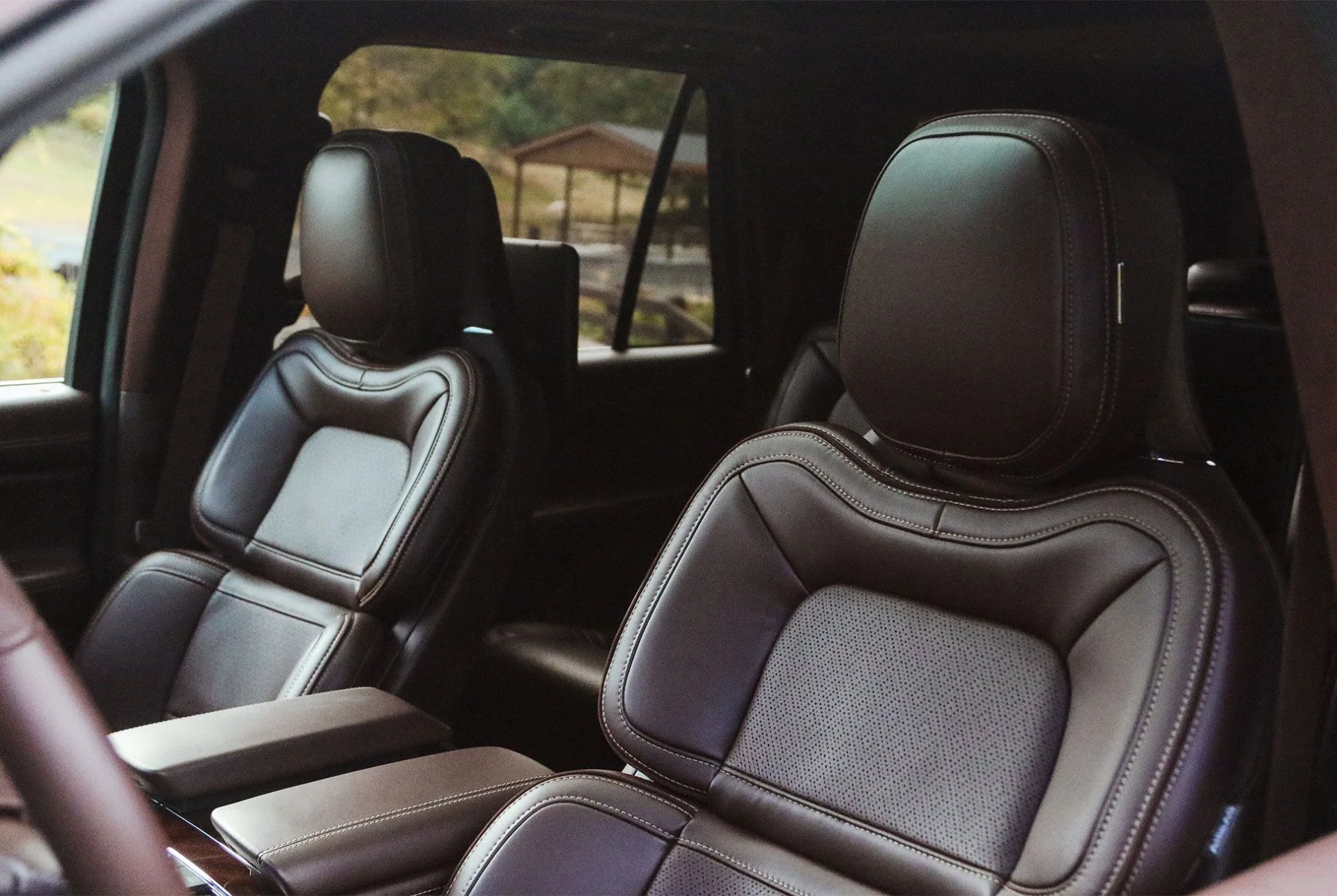 Lincoln-Navigator-gear-patrol-slide-14