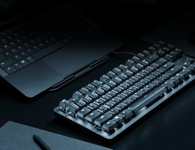 Razer-Black-Widow-Gear-Patrol-feature