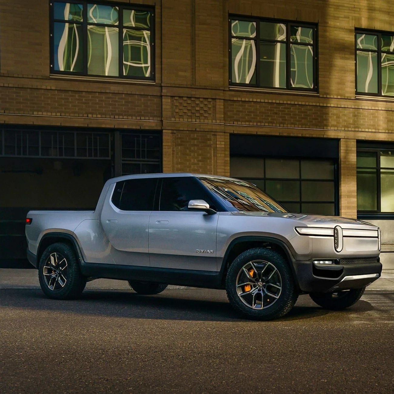 rivian r1t electric truck