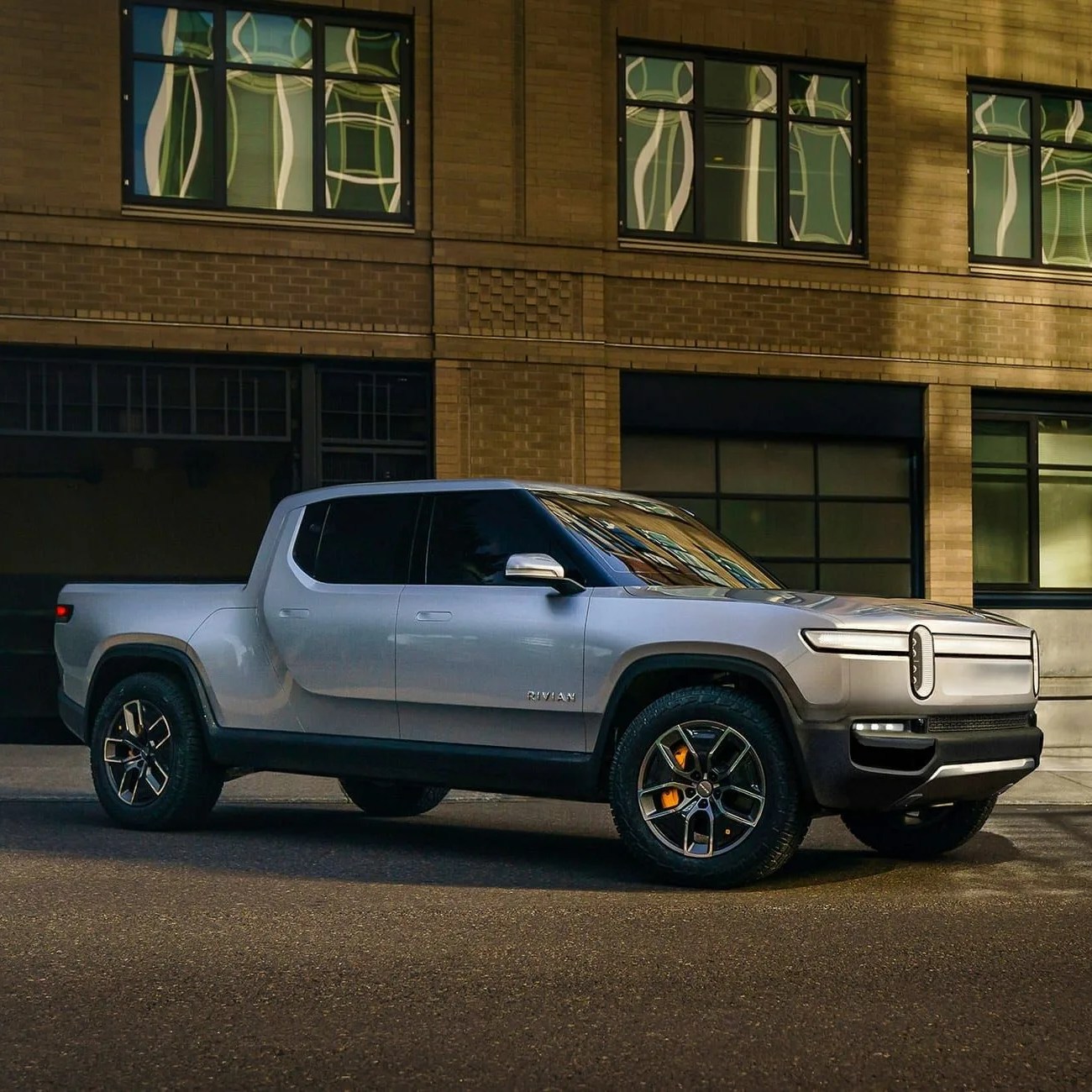 rivian r1t electric truck