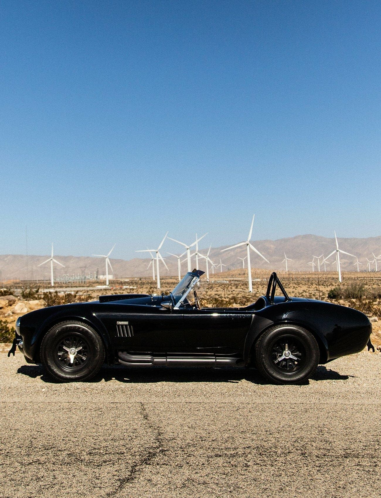 Superformance-MKIII-Review-gear-patrol-ambiance-1