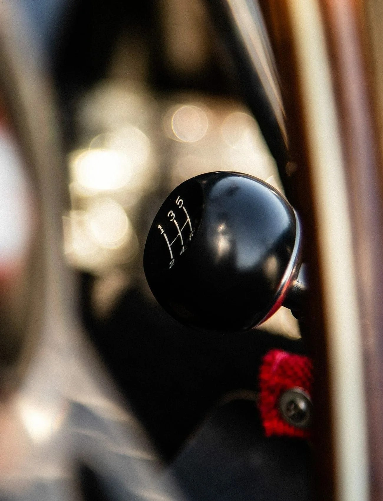 Superformance-MKIII-Review-gear-patrol-ambiance-3