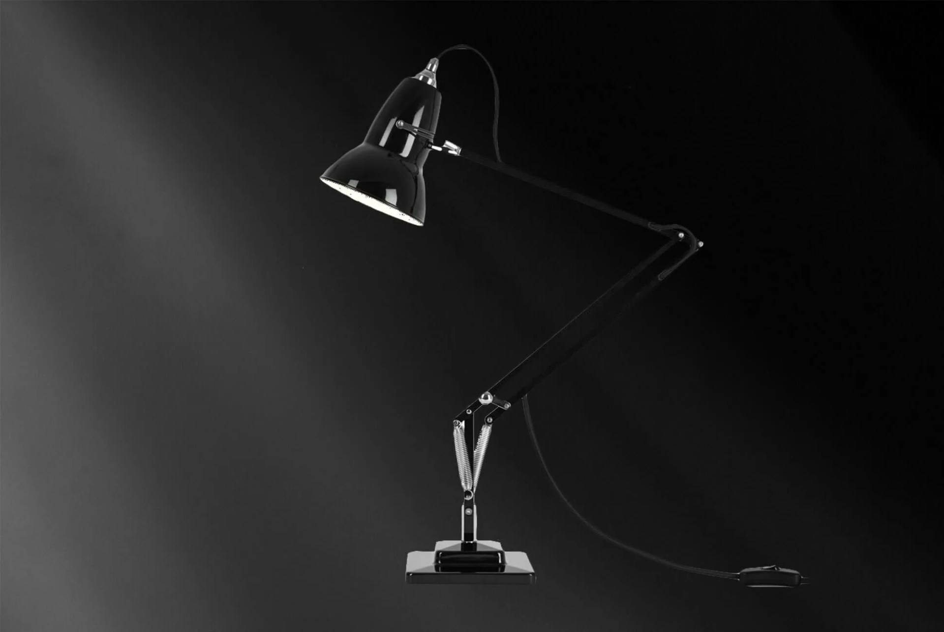 Y-Lighting-Gear-Patrol-Lead-Full-v2