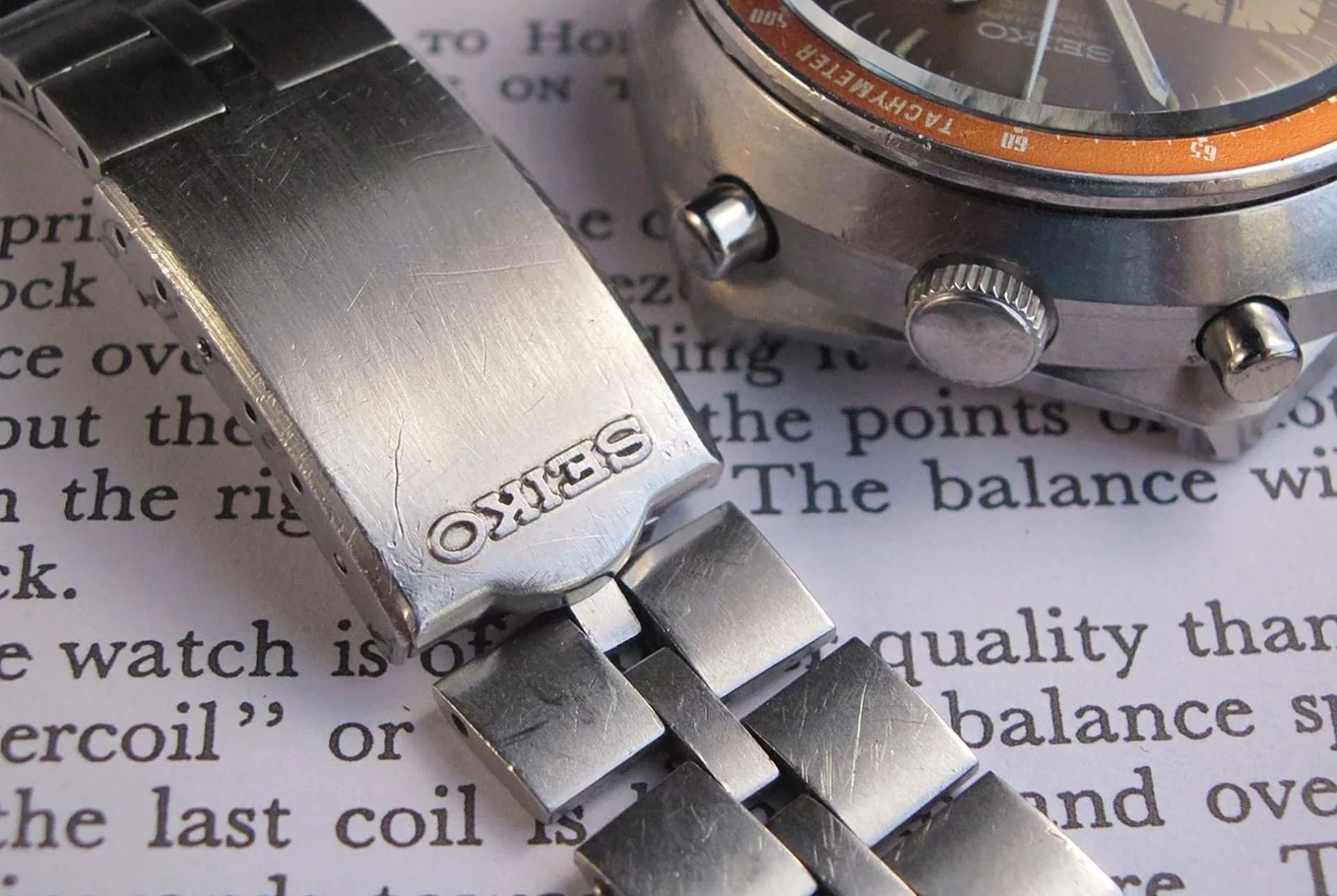 cyber-monday-gear-patrol-DC-Vintage-Watches-full-lead