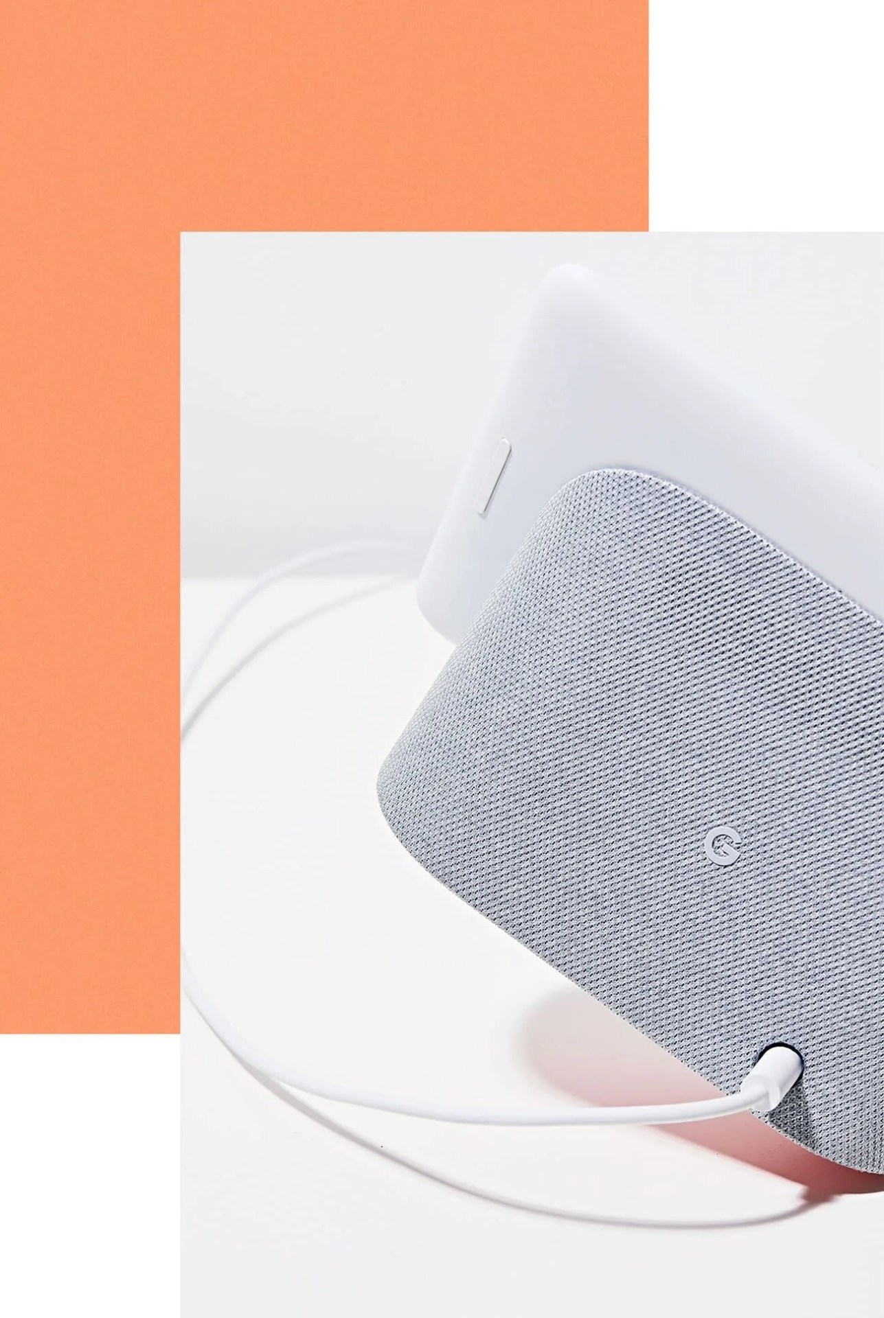 google-home-hub-gear-patrol-body-01