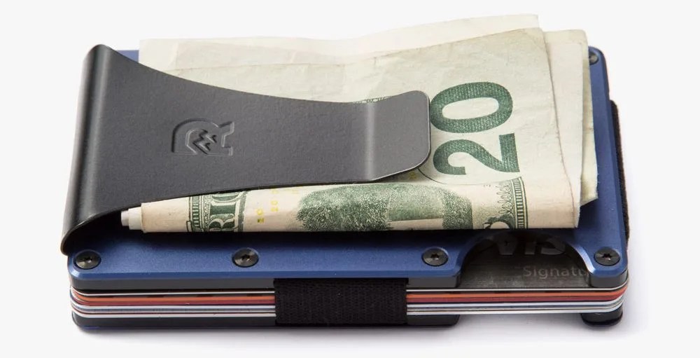 25-Perfect-Gifts-for-the-Adventurer-gear-patrol-Ridge-Wallet-2