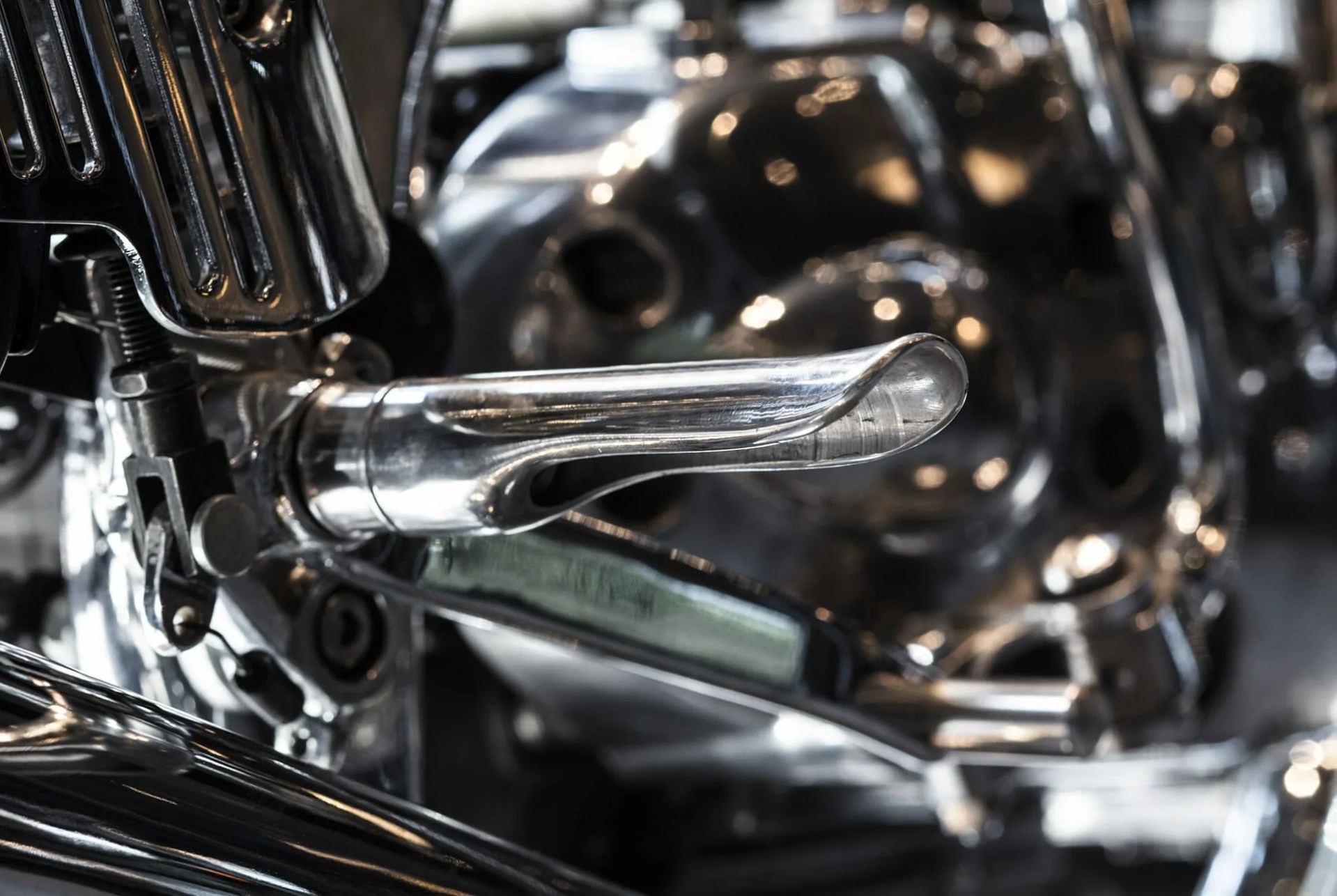 Bandit-9-Motorcycles-gear-patrol-ambiance-4