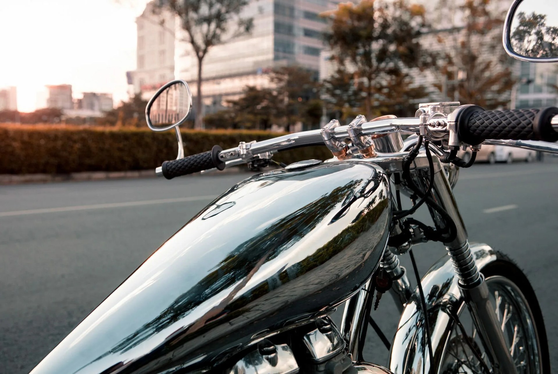 Bandit-9-Motorcycles-gear-patrol-ambiance-8