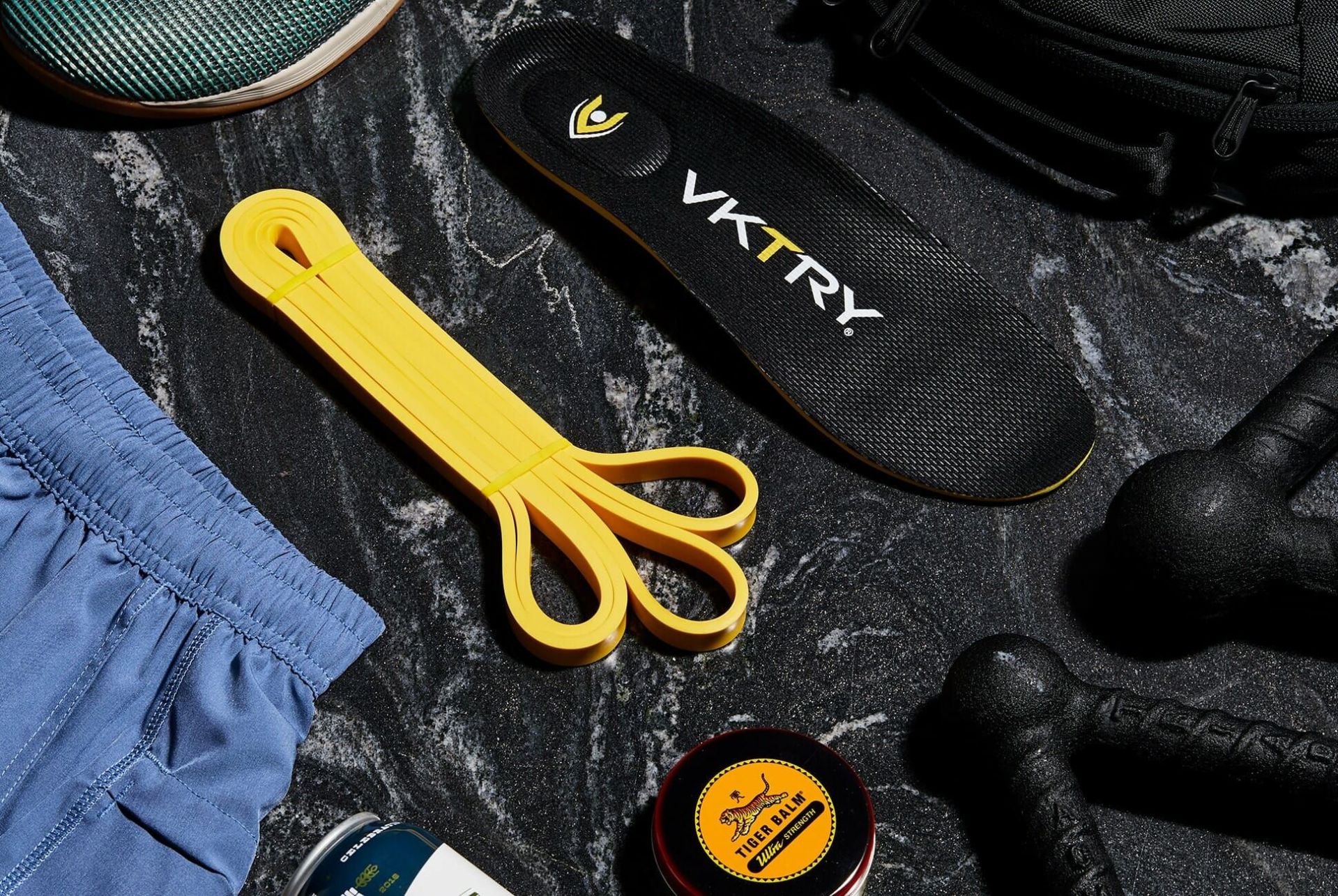 Best-Gifts-for-Athletes-gear-patrol-full-lead